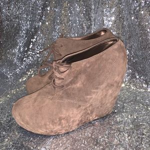 TAN NUDE WEDGE LACE UP HEELS